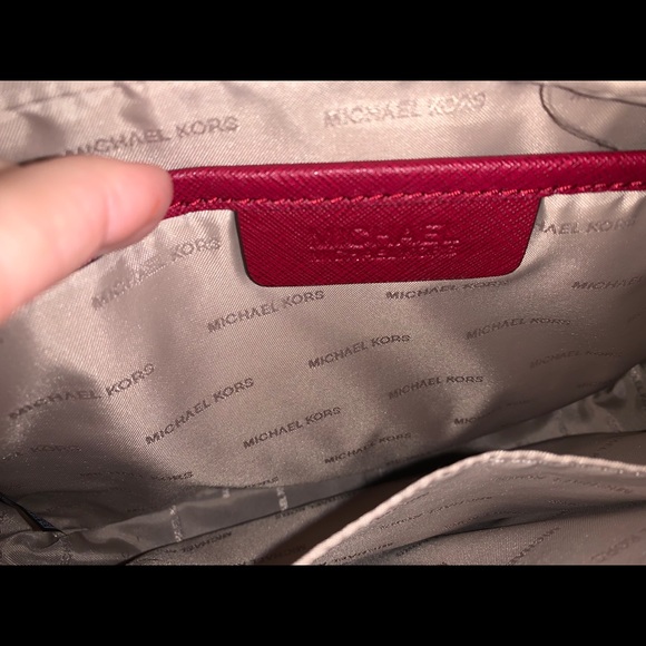 Michael Kors Large Crossbody - Picture 5 of 12